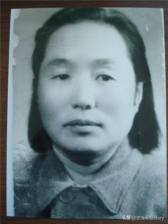 战火中的抉择：地主与红军娃的传奇羁绊