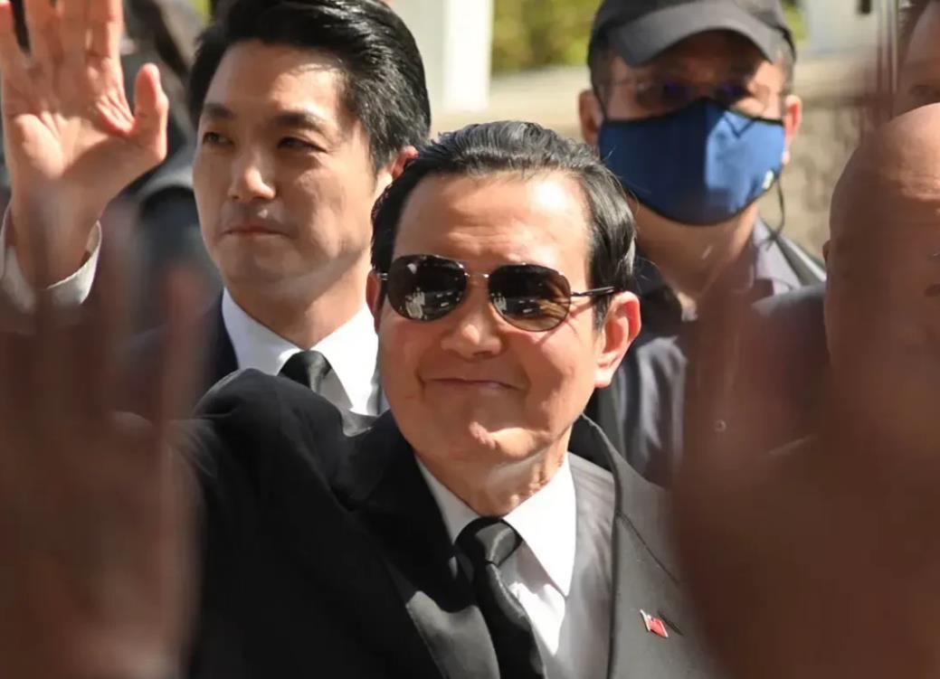 马英九如果能把现在的这些举动和讲话，提前到10年前自己执政的时候，他的历史地位，