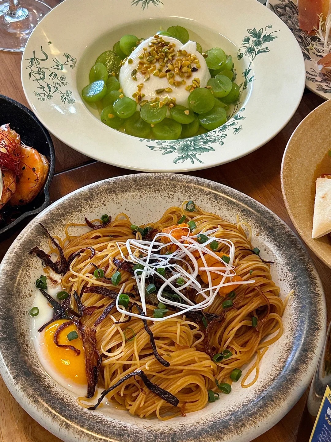 成都真的不缺有意思的小店…
玉林小巷子的一家温馨bistro！！
酒鬼吼爱这里啊
