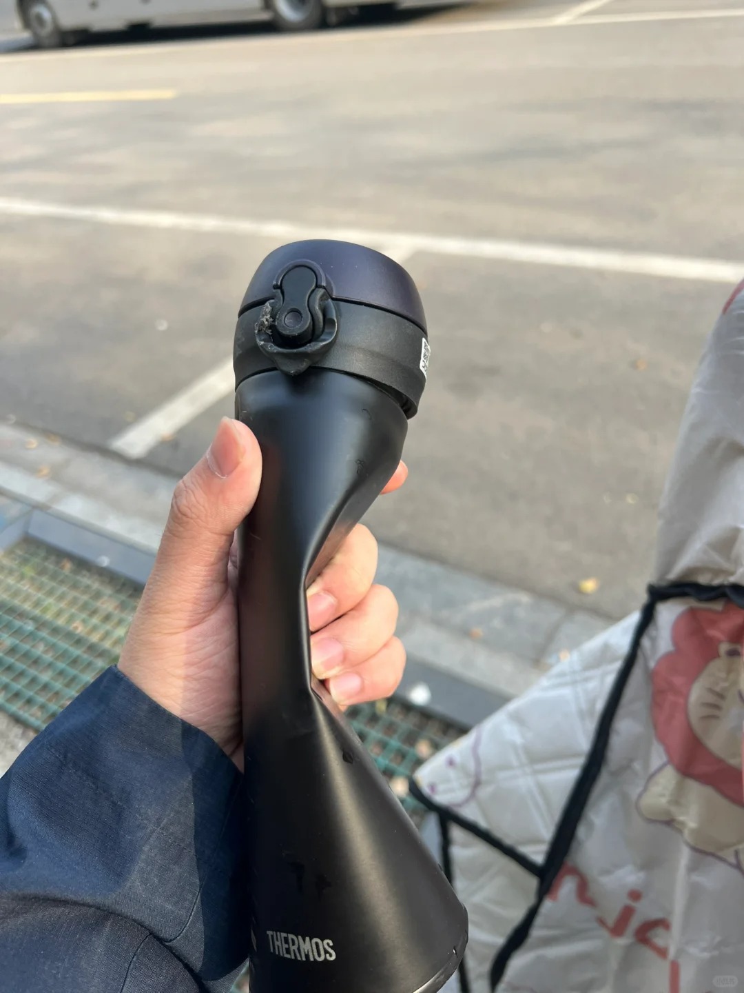 都别惹我 不然给你头捏爆