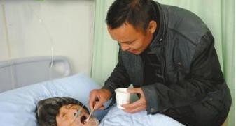 男子落水被救 报恩照顾老人

                         