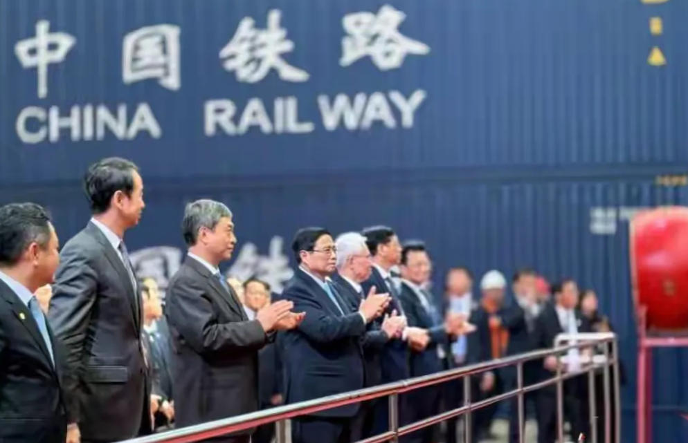 越南：中国掏钱建三条边境铁路，转让技术，越南考虑引进中国飞机

一、越南的野心与