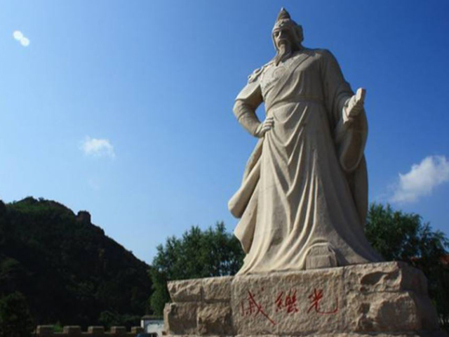 明朝十大抗倭名将：

1.第一位：戚继光，2.第二位：谭纶；
3.第三位：‌胡宗
