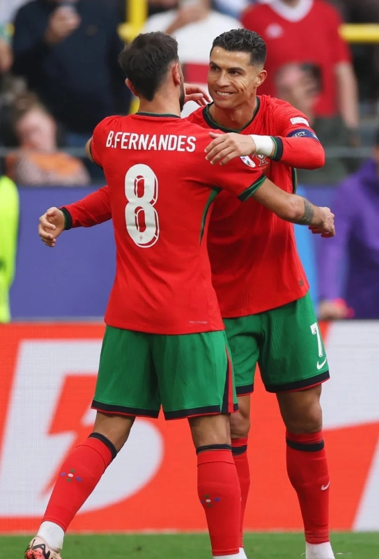  C 罗和乔治娜的感情生活