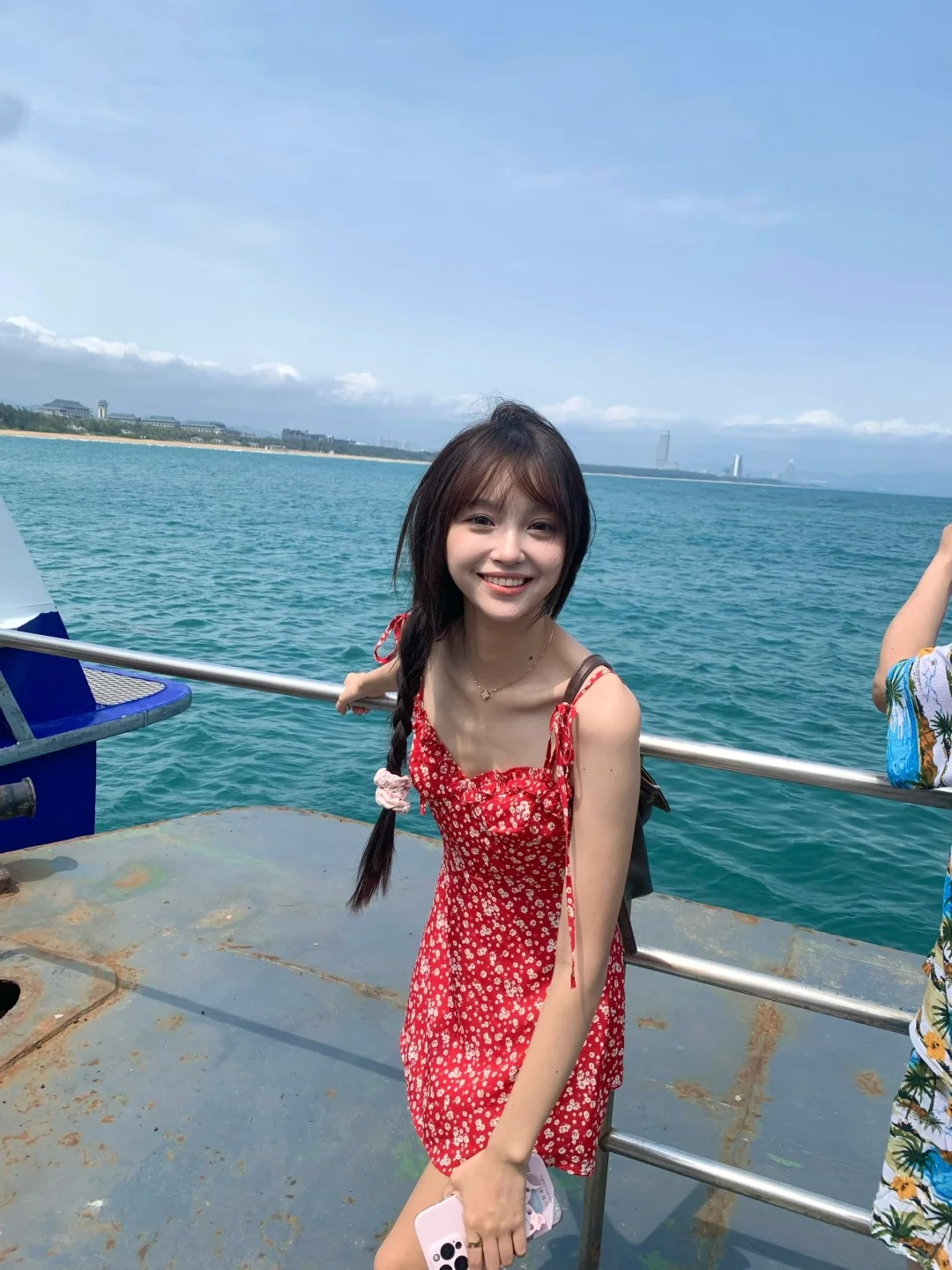 海岛日记｜帮我选张封面！
在三亚蜈支洲岛
建议要先拍完照再去玩项目！不然就拍不了