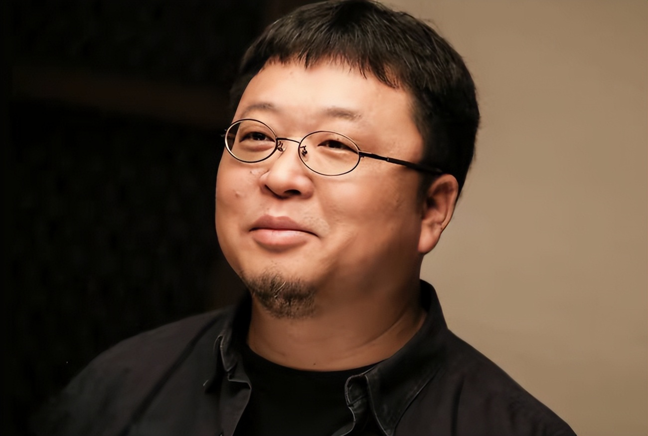 刘德华是位绅士，杨坤说他唱歌靠嚎叫，陈奕迅说他没有吸引力，刘天王保持缄默。罗永浩