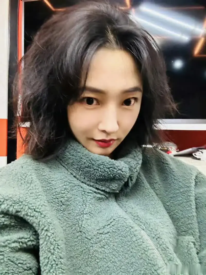 有人能猜出来这是谁吗？