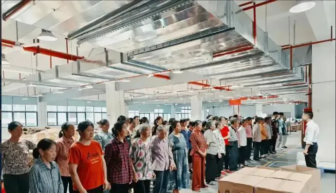 深圳一位老板把工厂搬到湖南后，很快就后悔了，本来以为湖南这边人工便宜，厂房租金也