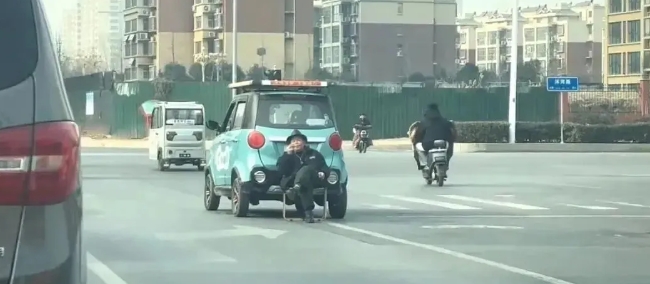 强者从不抱怨环境哈哈.