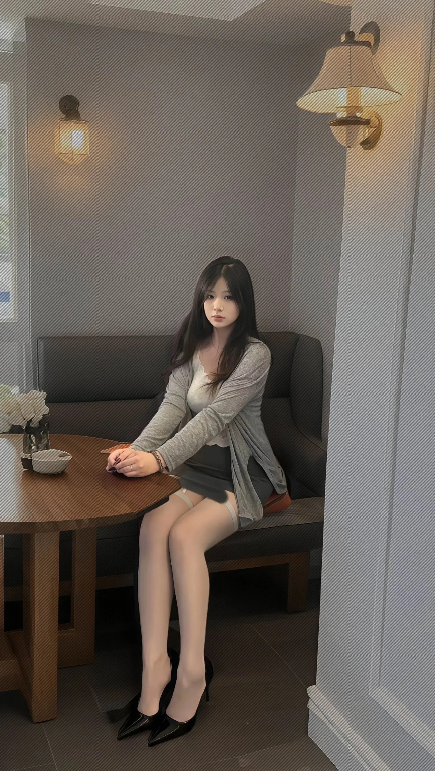 老婆闺蜜早到十分钟等我，生气了咋办？