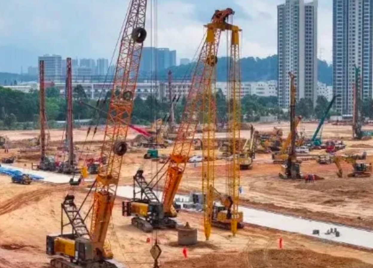 为什么全国的大基建都被叫停了？有20个原因…
​1、民生问题突出，基础设施应该更