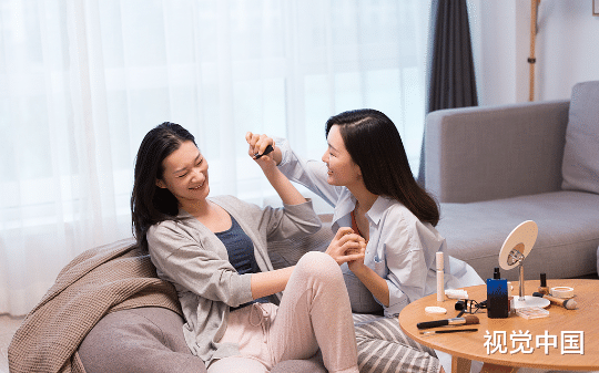 闺蜜在火车上捡到一斤黄金，这一次我没有再劝阻她捡黄金