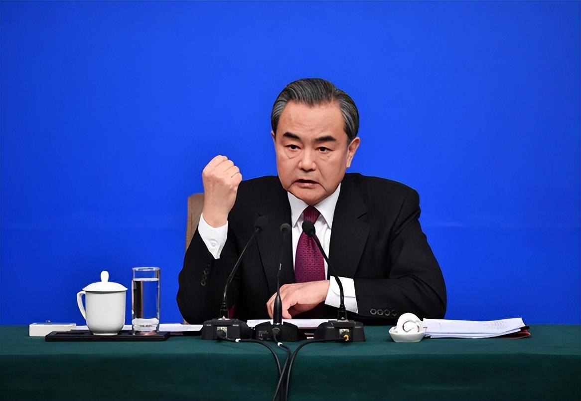 面对大陆最强音，邱太三心虚回应：无法对大陆意图下论断！3月6日，在全国两会记者会