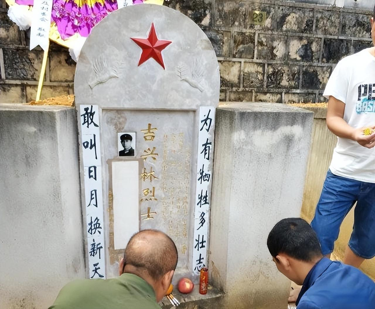 1984年初，中央军委下令收复老山、者阴山地区，对越自卫反击战进入白热化状态。