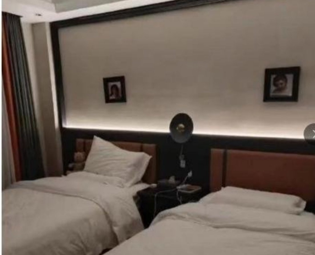 酒店的灯，这晚上进房间不吓死？