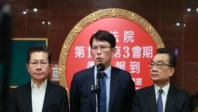 民众党团三长有新消息啦？这葫芦里卖的什么药？
最近发现个有意思的事儿，俩看着差不