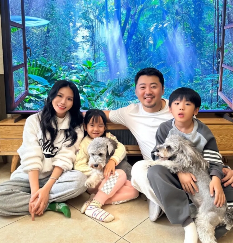 快女黄英自曝在北京买不起房，宣告结束北漂