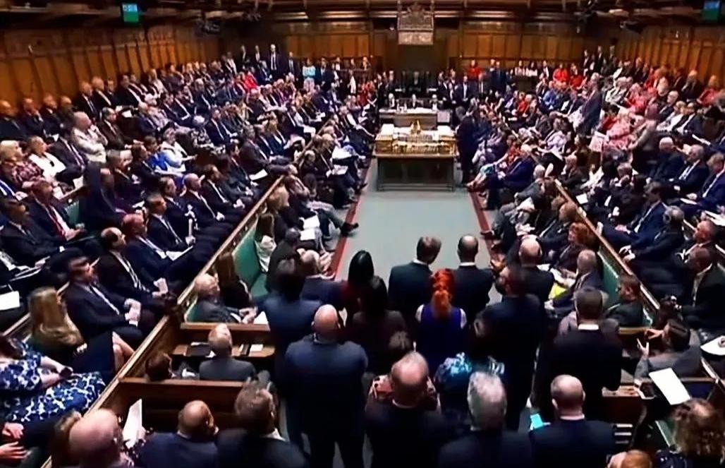 马斯克此时为什么要揭露美国国际开发署 （USAID）制造的新冠病毒，其真实的用意