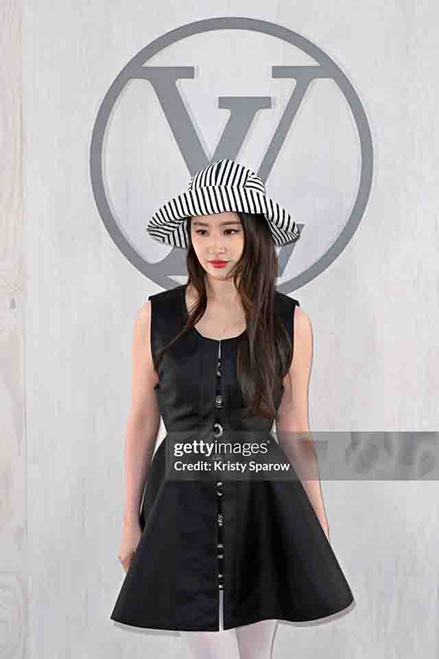 韩媒镜头下的内娱女星生图。这里面，你猜哪一位是周冬雨。