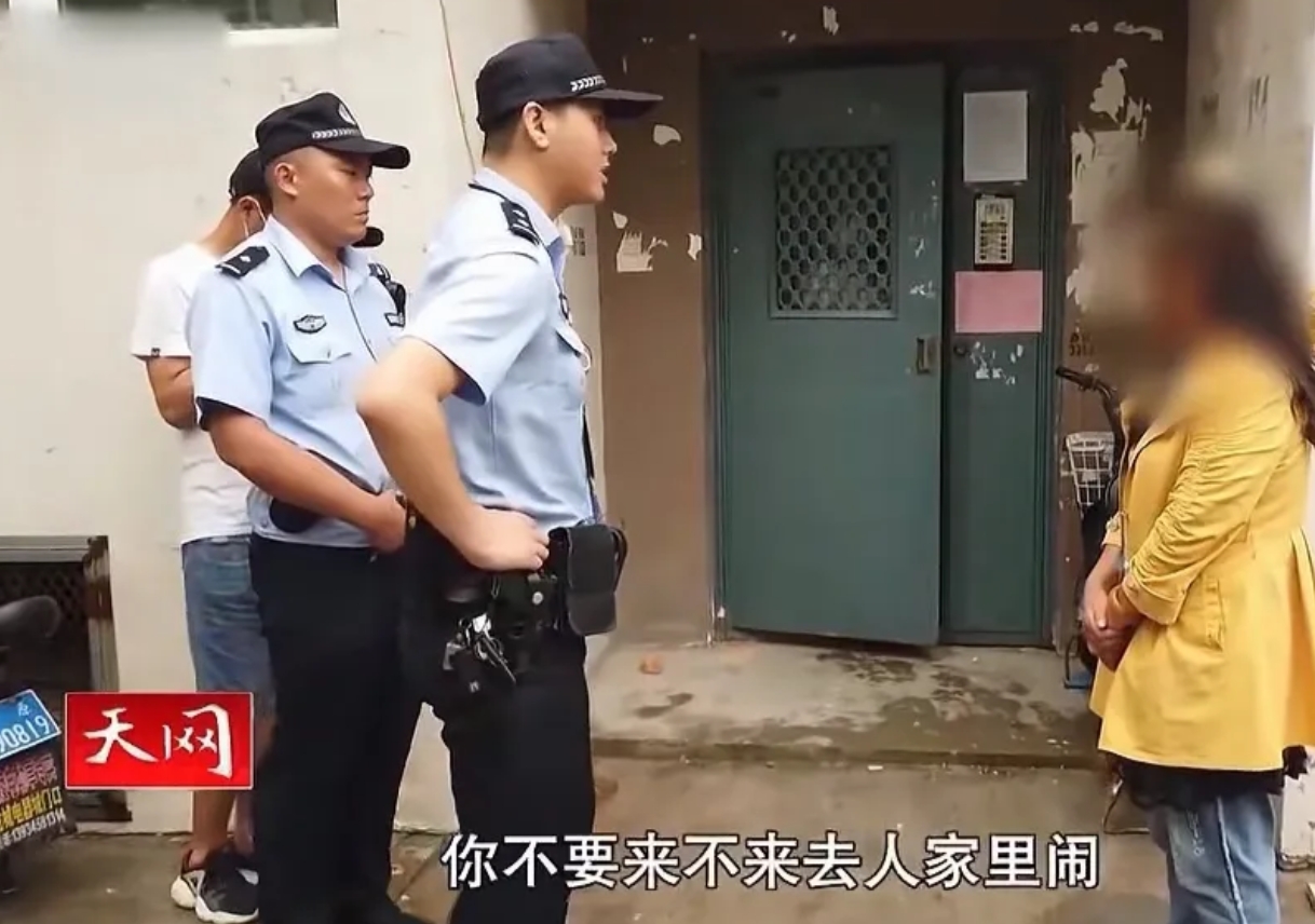 大家记住了
讨要工资要合理合法
不能去欠薪者家里闹
否则会带你回去处理
正常途径