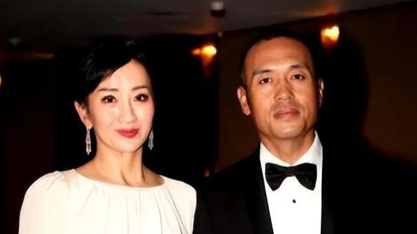 港姐季军梁佩瑚：曾两遇爱情骗子，45岁嫁内地富商，将继子当亲儿