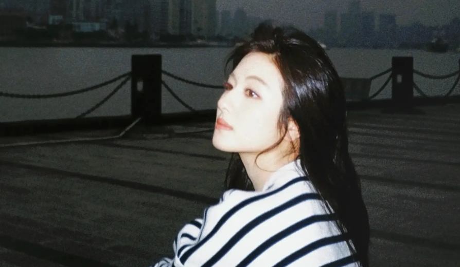  李兰迪笑容甜美元气满满