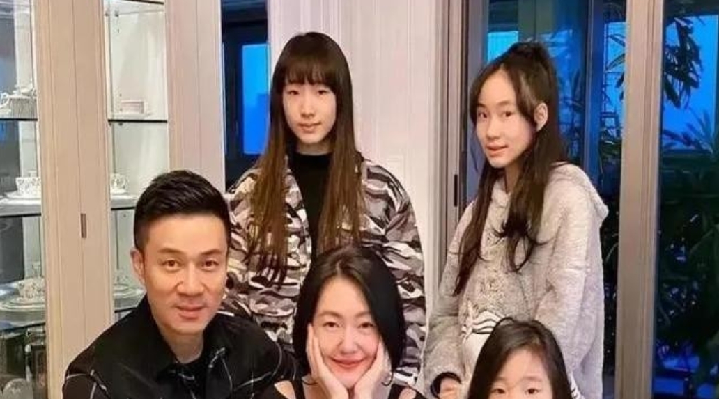 小S这次真的悬了？

自从徐家那位“定海神针”不在了，她现在的处境确实有点扎心。