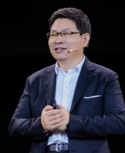 现在我才看明白当初任正非死活不让余承东亲自下场造车的战略逻辑，
经过这两年的市场