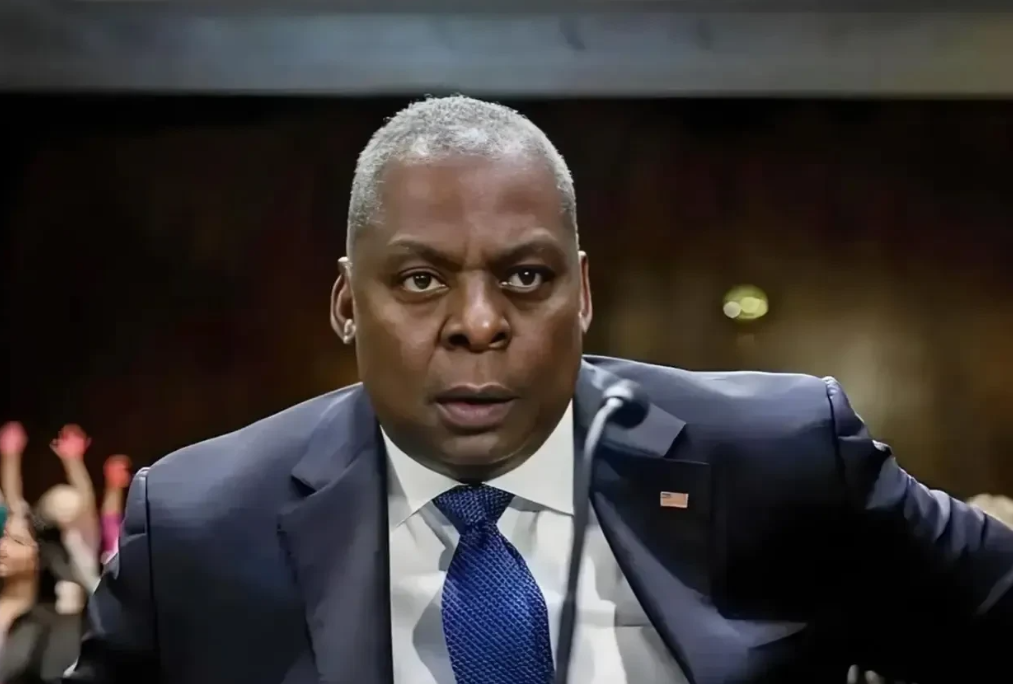 美国军方展现强硬立场！
美国国防部长奥斯汀明确强调，军队已经做好充分准备，若有人