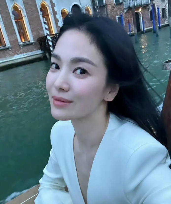 宋慧乔23岁就成为了韩国片酬最高的女演员，却在42岁时花了5年时间才明白什么是人