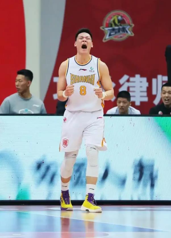 山西队险胜北京，这三人的表现太亮眼了！

1.刘传兴   21分10篮板
本场比