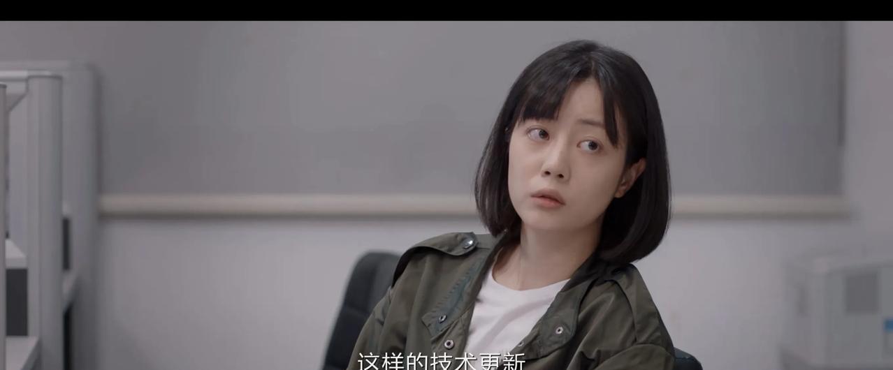 《我是刑警》刑侦剧里的五大美女：
1、李溪芮，饰演苏畅，35岁，170cm，中央