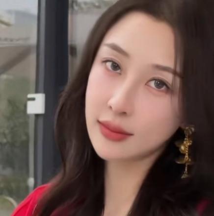 管晨辰和吴柳芳的事，让人们开始关注运动员退役后的生活！



前中国击剑运动