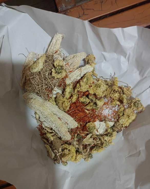 文科生为什么不允许报中医专业？浏览着高考志愿填报的选项，内心不禁愈发感到寒意袭人