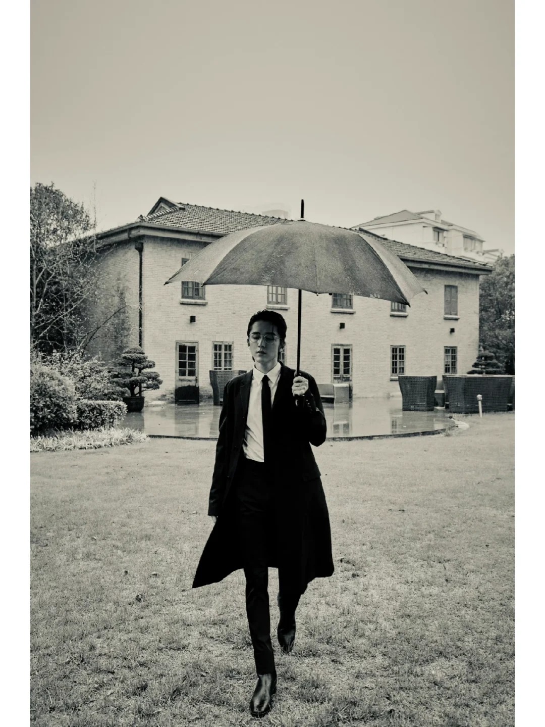 张新成｜斯文败类，金丝眼镜和帅哥绝配
有没有新城的粉丝知道这个是什么造型啊？好有