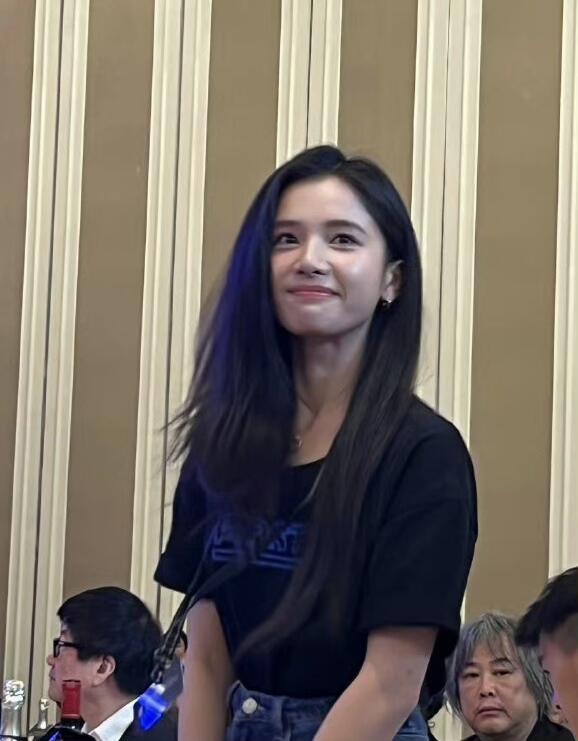 张婧仪真的好漂亮