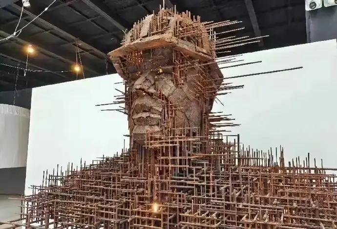 两个毕业作品一个来自广州美院VS一个来自中央美院，大家认为那个作品更好？ ​​​