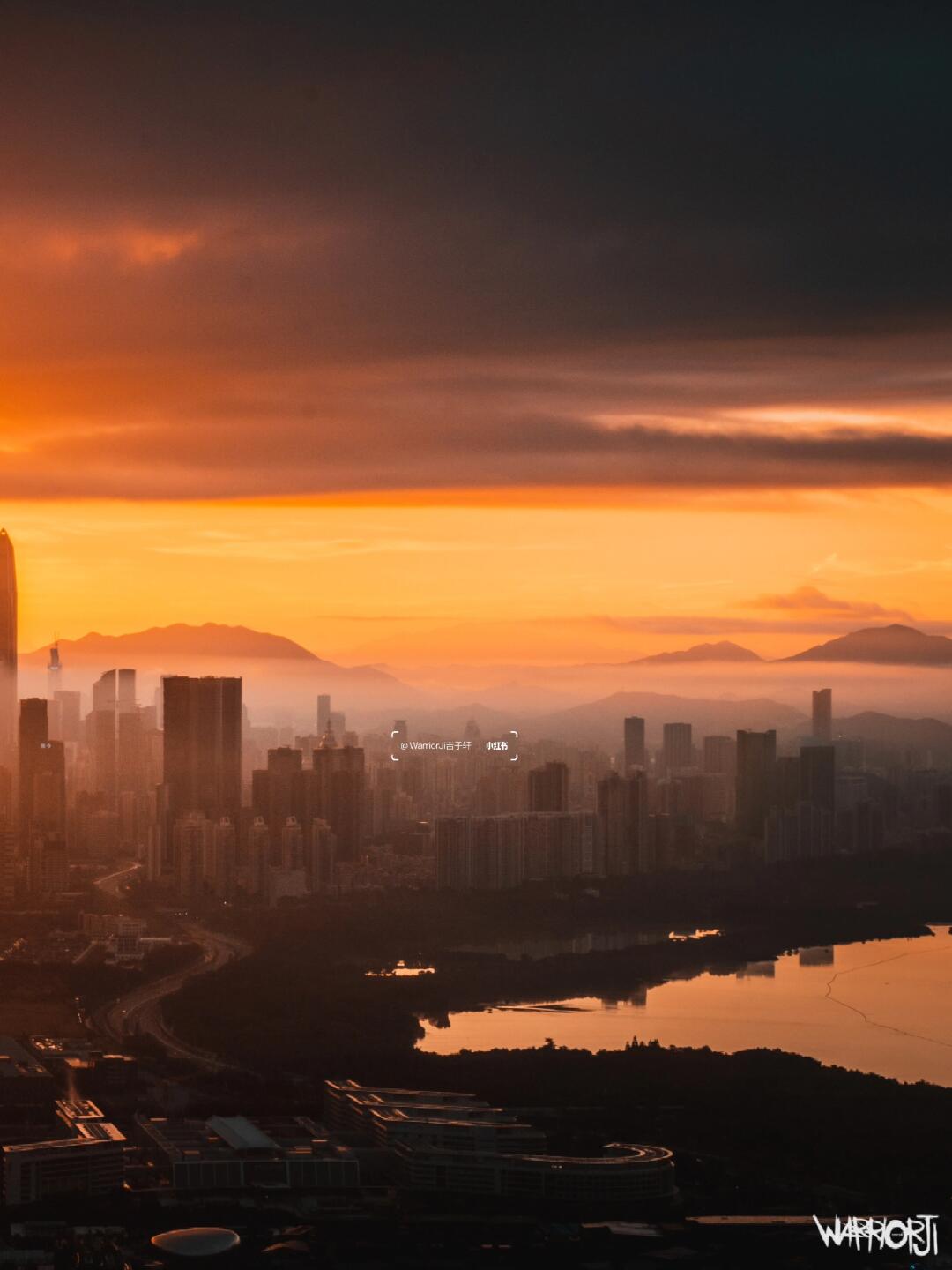 深圳｜从日落到日出，我在天台过了一夜2022年8月在还未竣工的南山香格里拉酒店楼