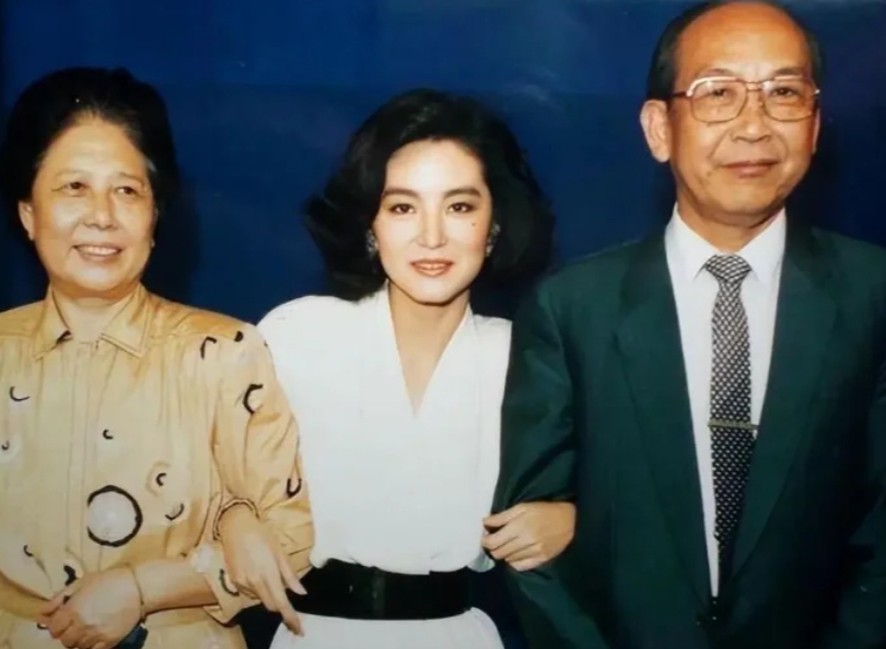 麻兰英：自杀5次，后从12楼跳下