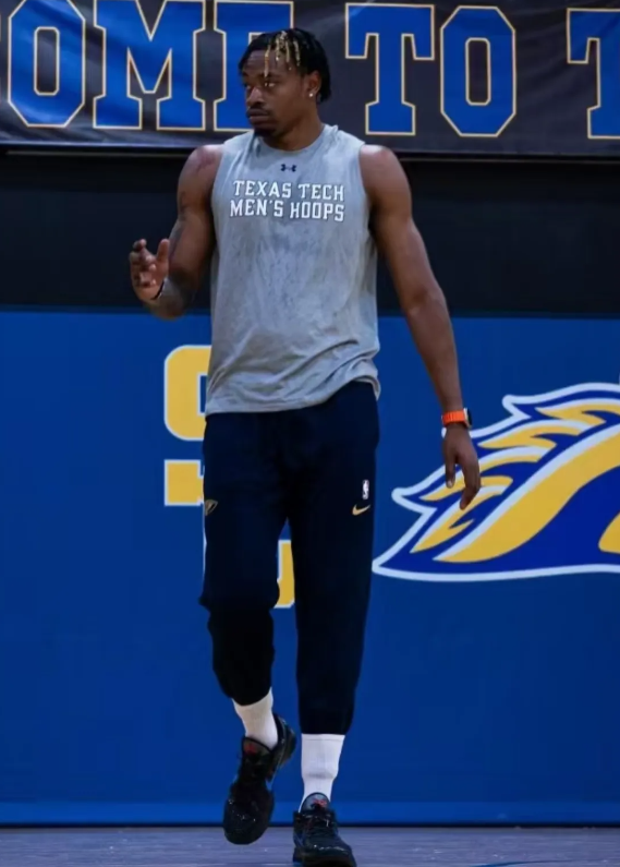 看完CBA俱乐部杯，广东球迷心凉一半

第一：这名外援不知道身体原因还是打法儿的