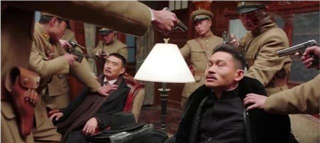 1929年1月，杨宇霆给父亲大办寿辰。张学良拜寿时，副官大喊：“总司令到！”桌上