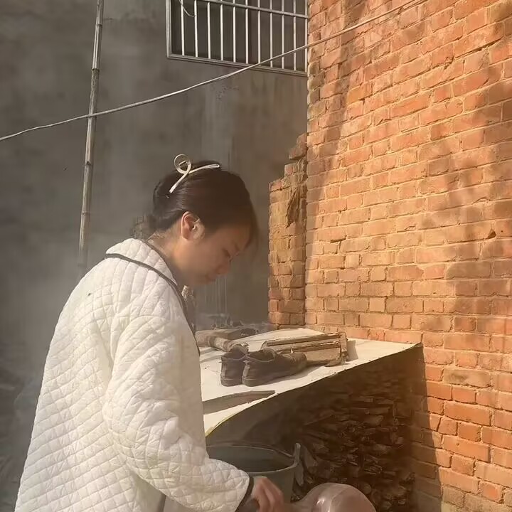 大家有没有发现现在在农村有一个现状，就是年轻人刚一结婚女孩子就怀孕了，男孩子就会