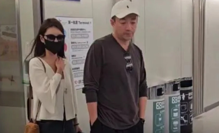 汪小菲悄回中国秒直播？没等大S树葬「两个孩子留台」 真相曝光网傻了
大S离世后，