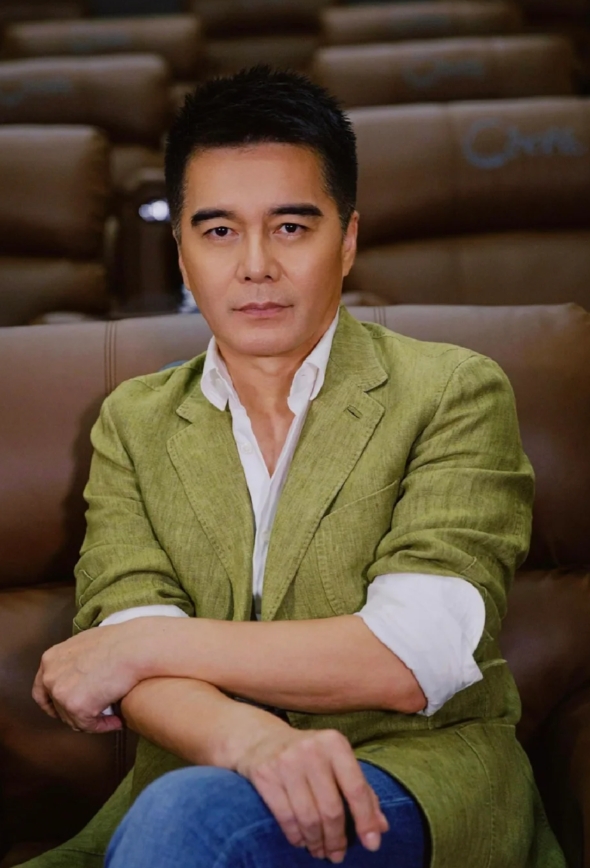 许亚军：4个老婆，个个貌美如花！