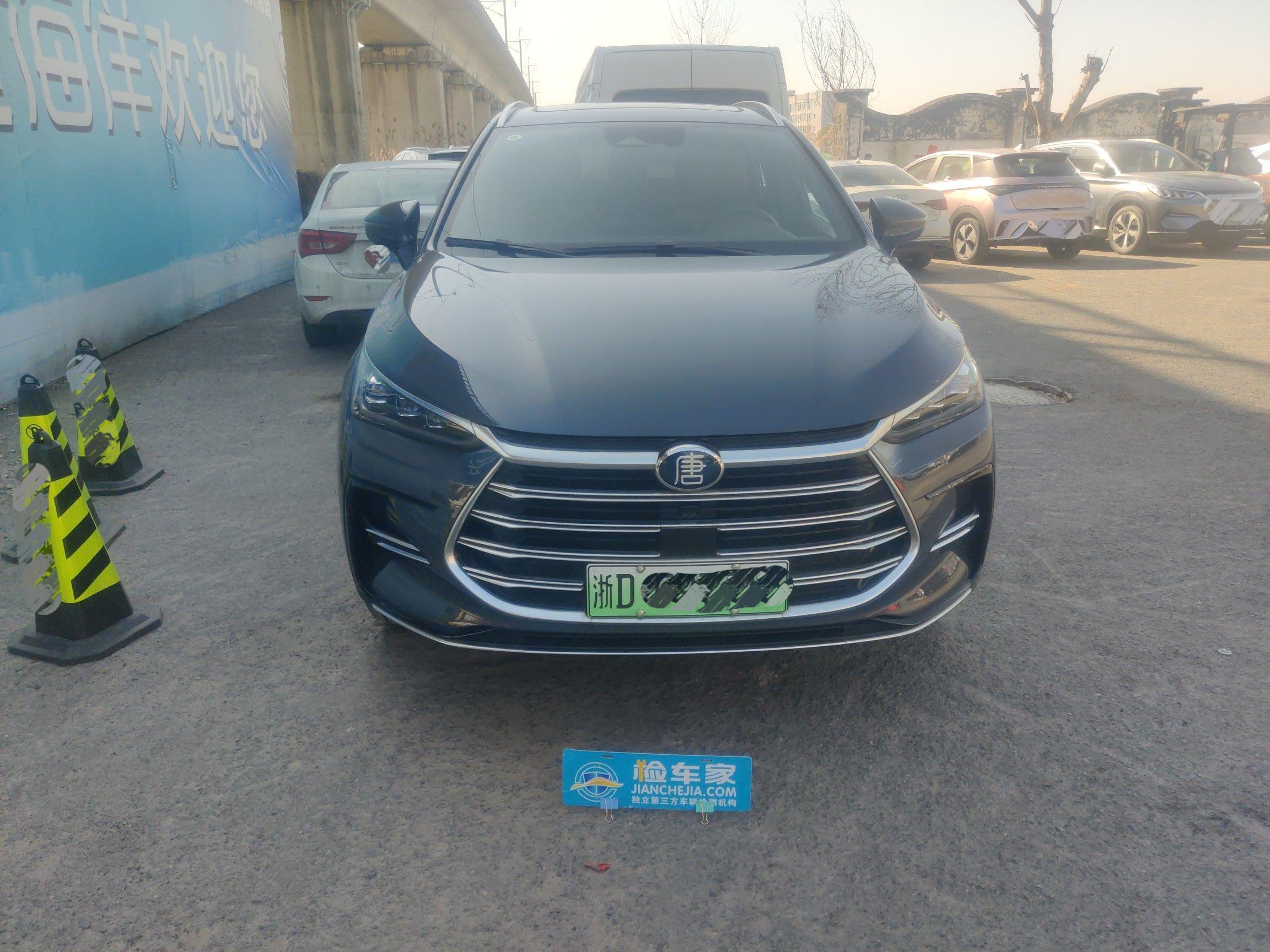 ~机舱起火的比亚迪唐DM，从浙江拉到北方来卖，三年打几折？
前两天在西安看了一台