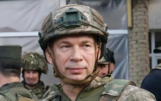 乌军总司令承认失败了！
乌军总司令瑟尔斯基27日公开承认，乌克兰希望通过进攻库尔