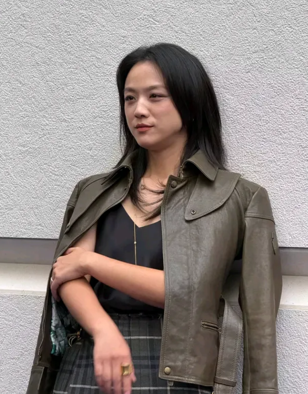没有人觉得汤唯无论气质长相，都很一般吗？
《色戒》里面也没看出来惊艳，李安导演的