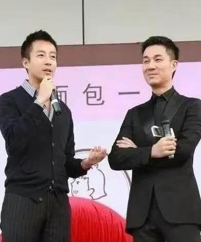 汪小菲和S妈彻底谈崩了！
双方律师见面火药味十足，S妈坚持“要管孩子但不想养”，