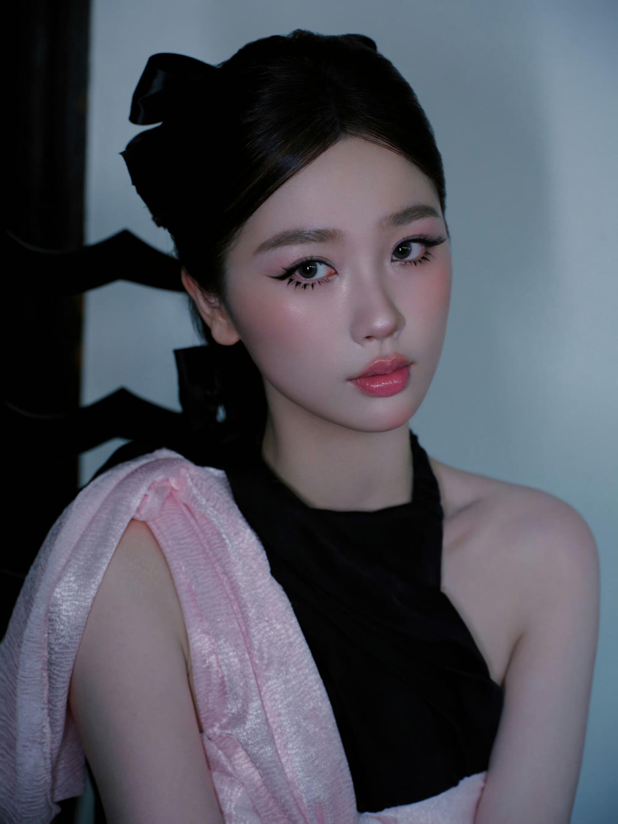 虞书欣水灵灵地