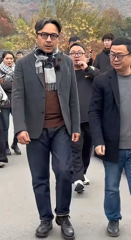 汪涵越老越有民国范了，就像从北大清华走出来的教授一样
